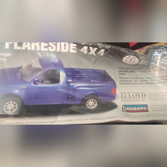 F-150 Ford Flareside 4X4 Pickup Truck model Kit. - Picture 4 of 4